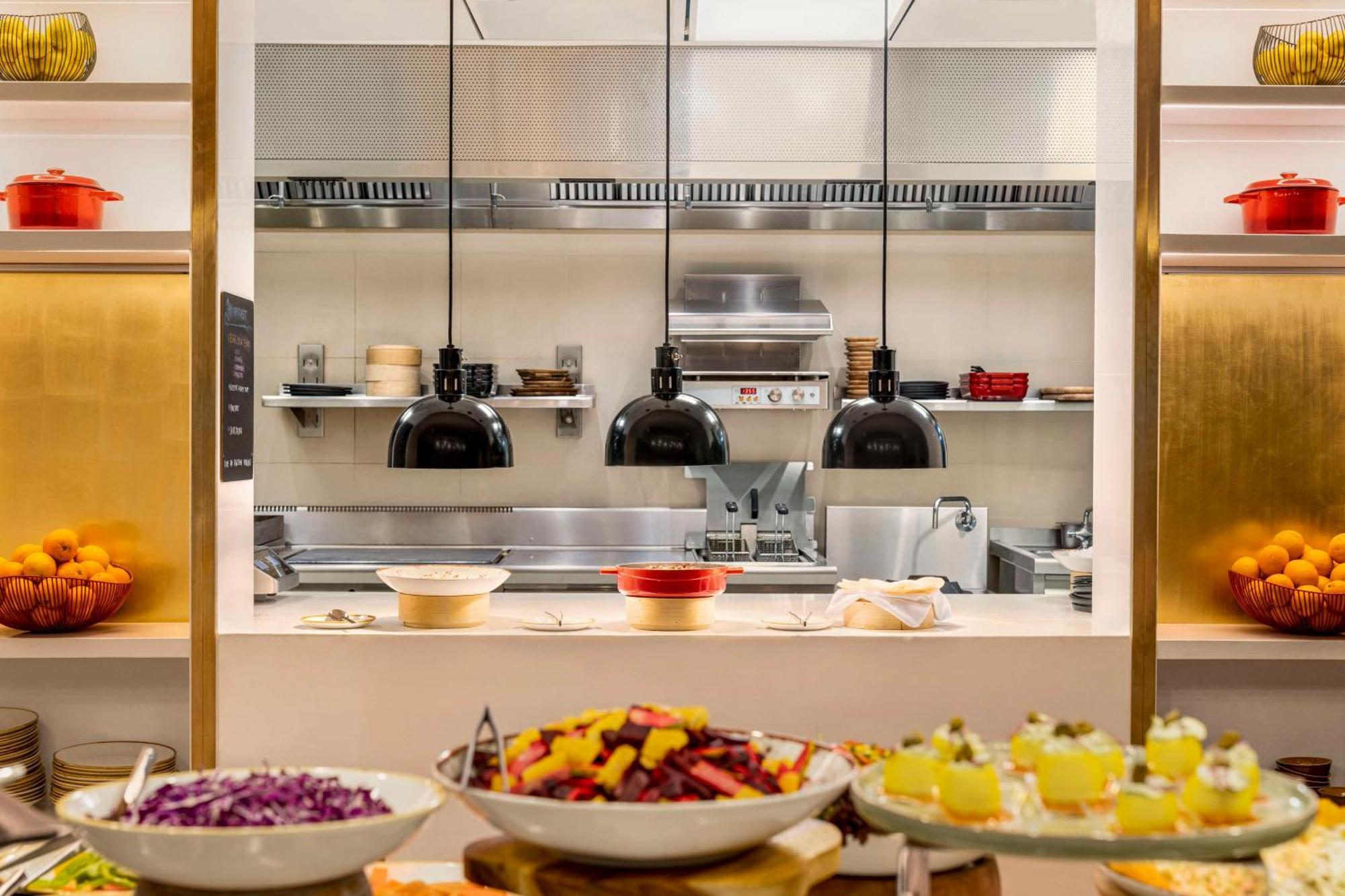 Radisson Blu Hotel Riyadh Convention And Exhibition Center 外观 照片 The kitchen at the restaurant