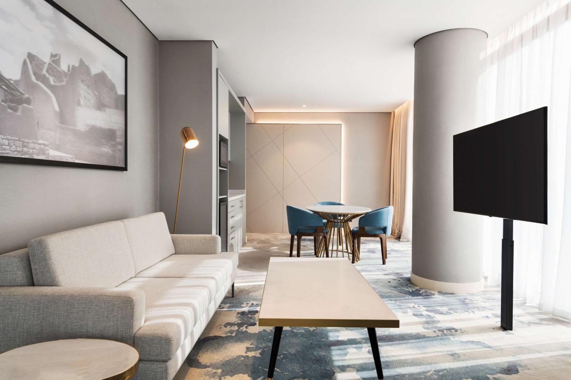Radisson Blu Hotel Riyadh Convention And Exhibition Center 外观 照片 A suite at the hotel