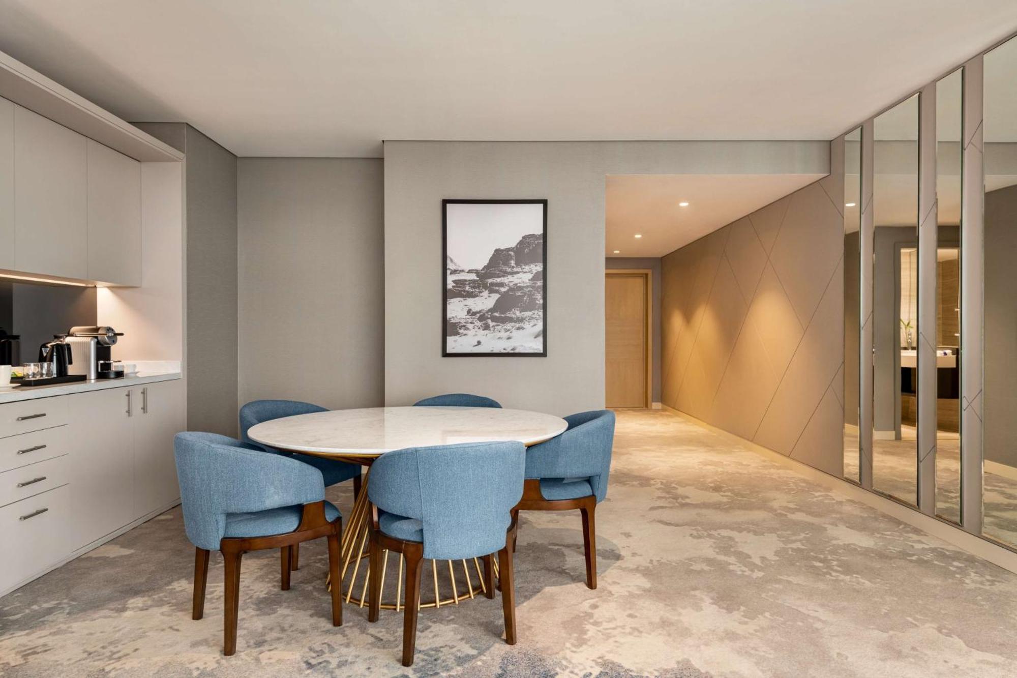 Radisson Blu Hotel Riyadh Convention And Exhibition Center 外观 照片 A suite at the hotel