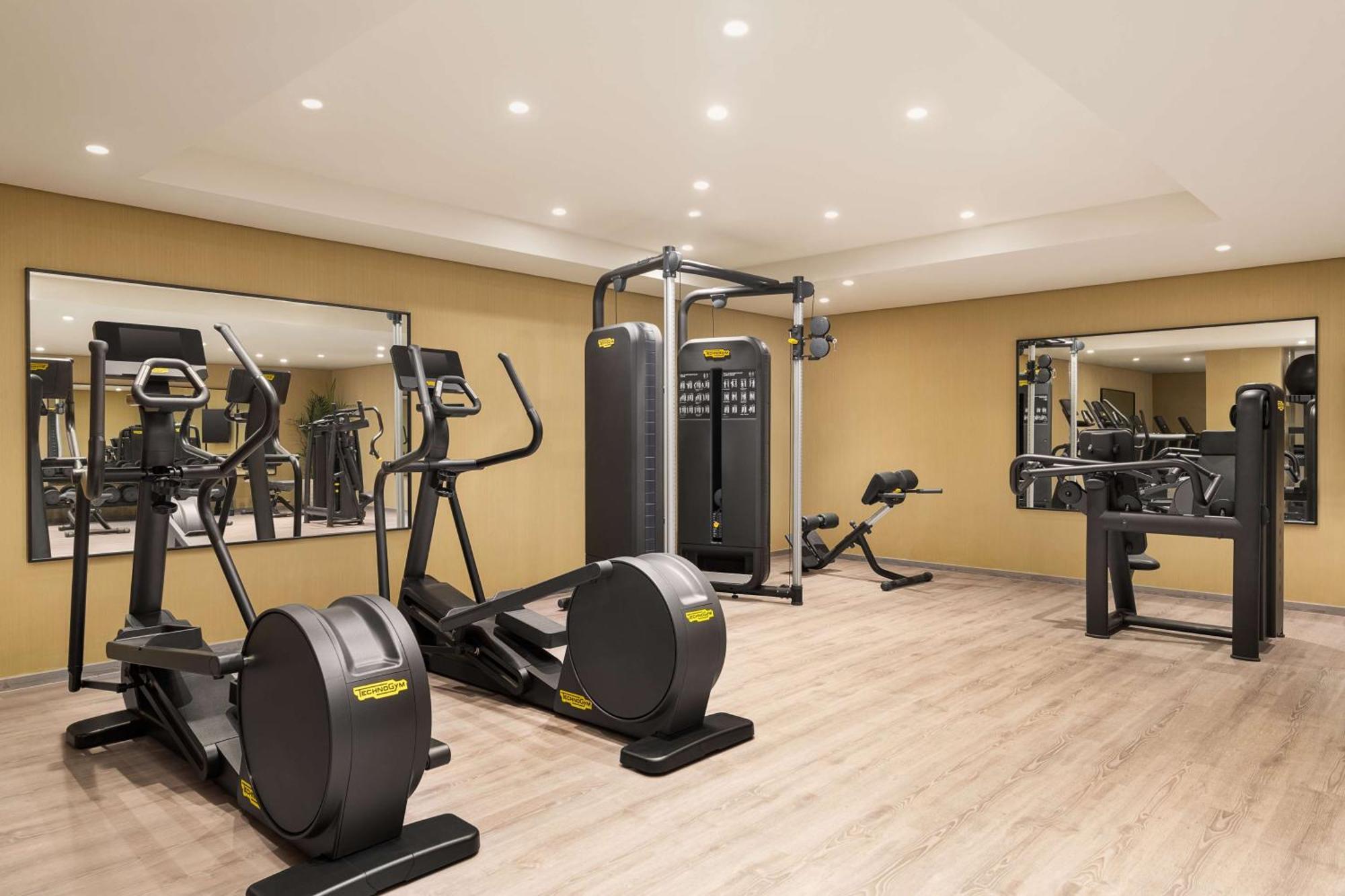 Radisson Blu Hotel Riyadh Convention And Exhibition Center 外观 照片 The gym at the hotel